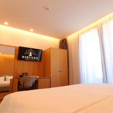 Üdülőközpont Nirvana & *